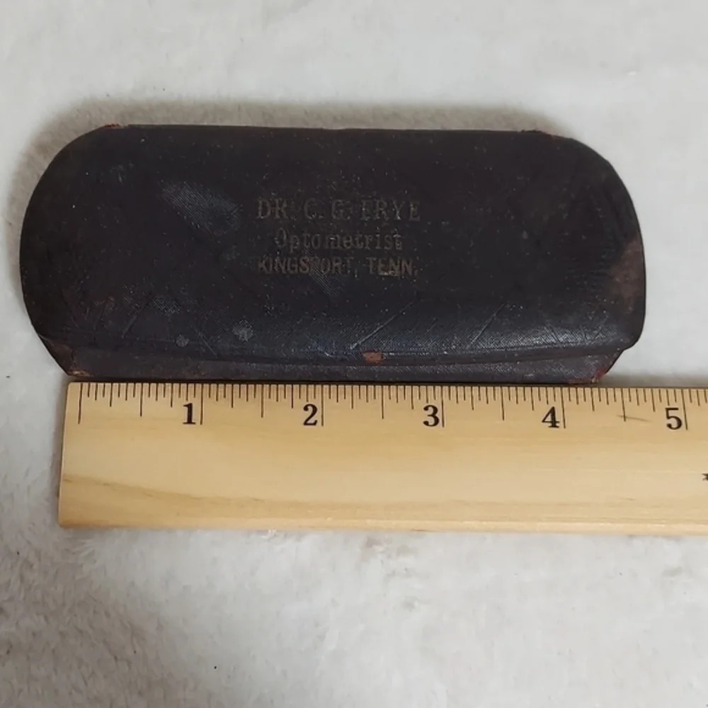 Vintage‎ Goldtone Prescription Eyeglasses Original case with optometrists name - Picture 9 of 12